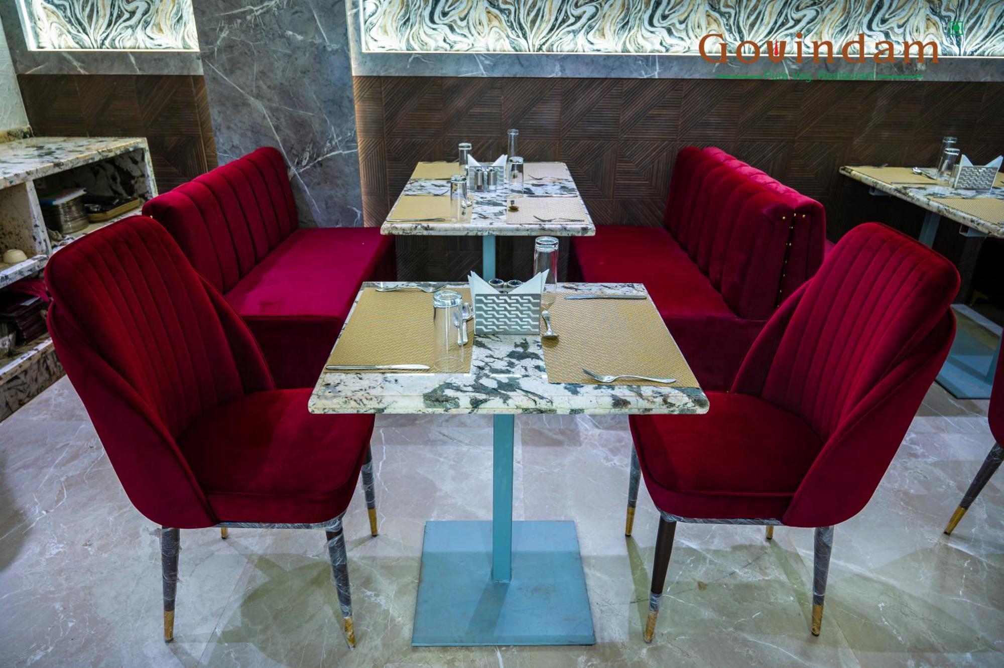 Hotel Golden Petals Varanasi Bagian luar foto