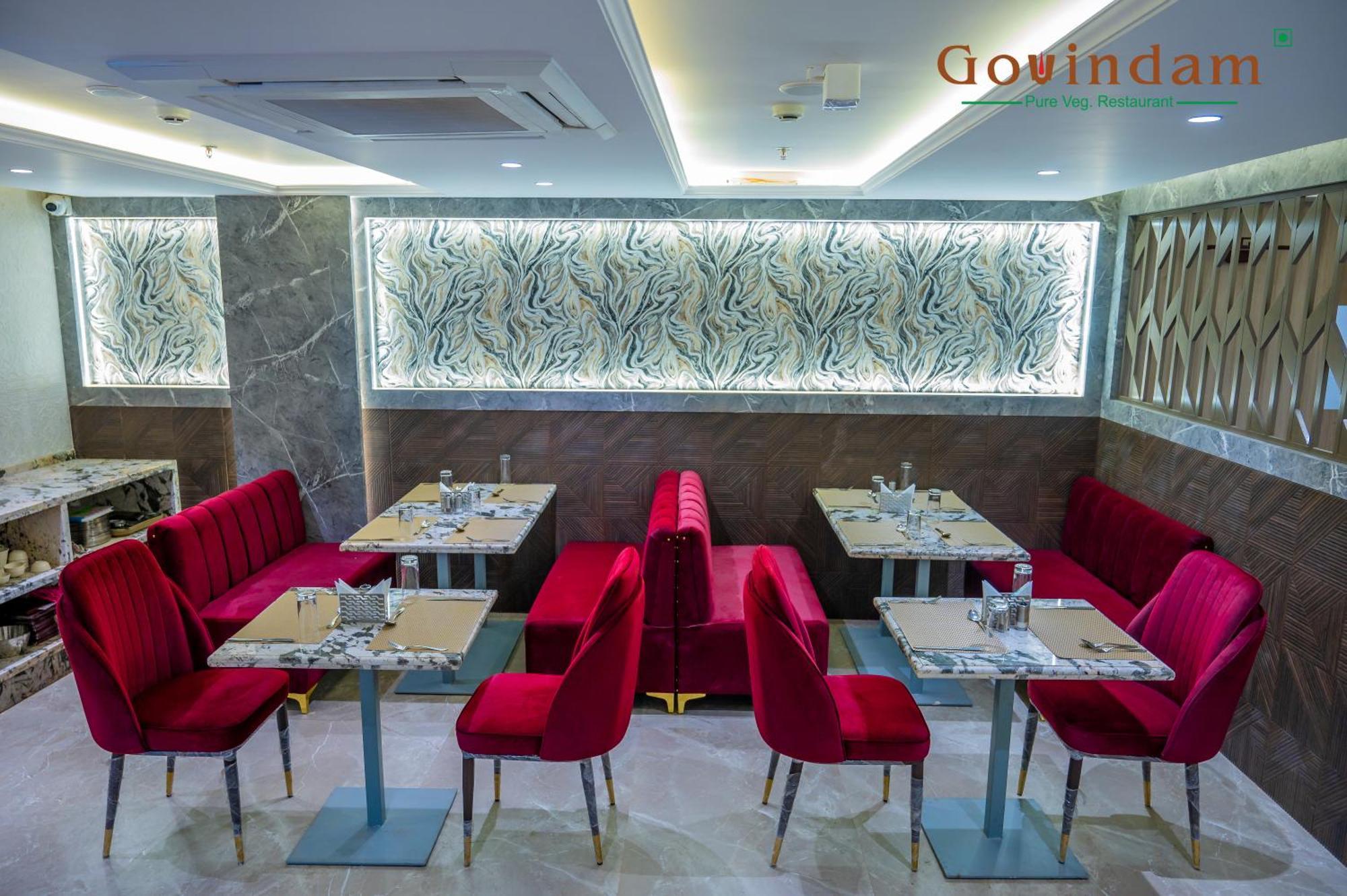 Hotel Golden Petals Varanasi Bagian luar foto